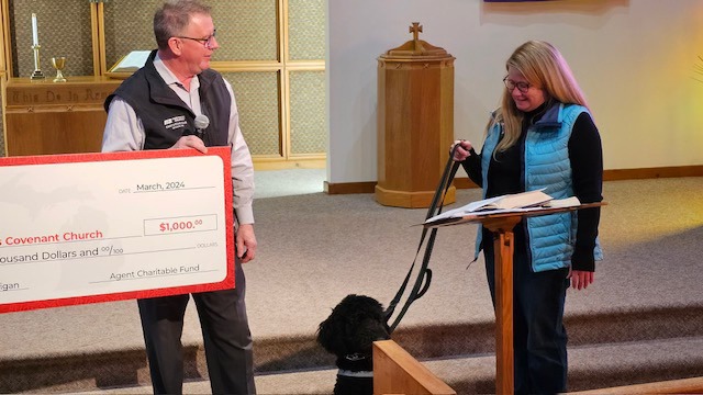 Lewis Mason Public Schools Therapy Dog